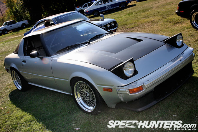Random Snap>> Clean Silver First Gen Rx7