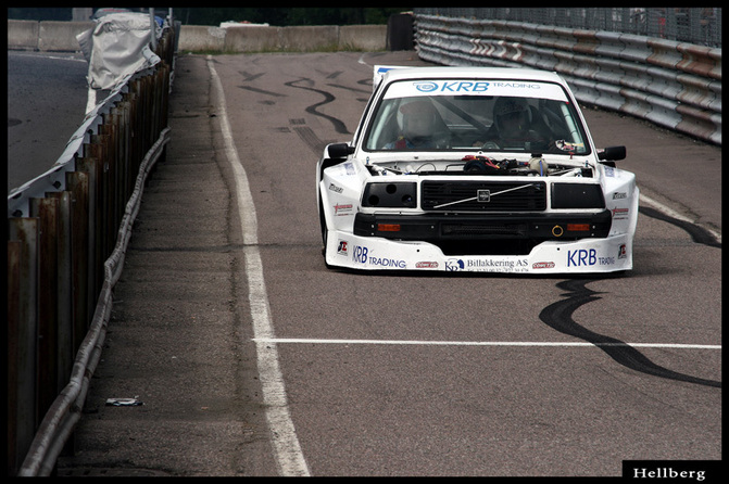 Random Snap>> Crazy Swedish Volvo Racecar
