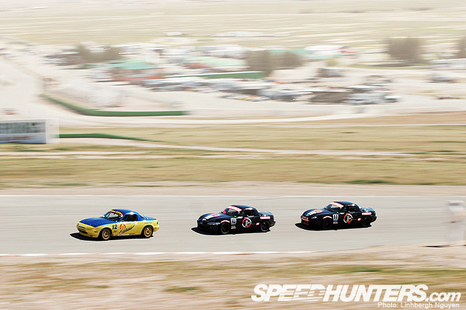 Random Snap >> Miata Dogfight!