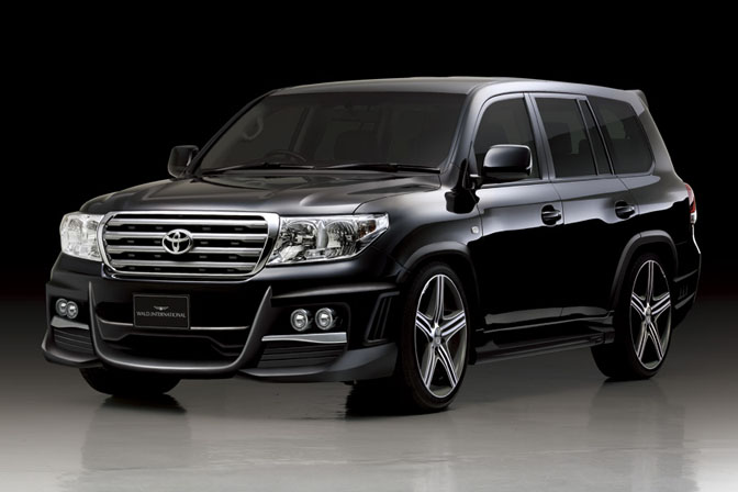 Random Snap>>wald-equpped Land Cruiser