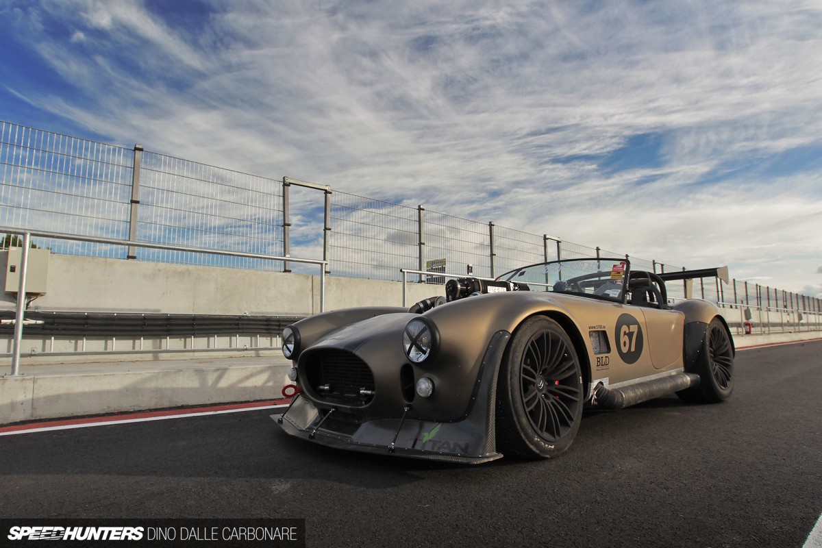 Dino-V12-Cobra-Gatebil-05