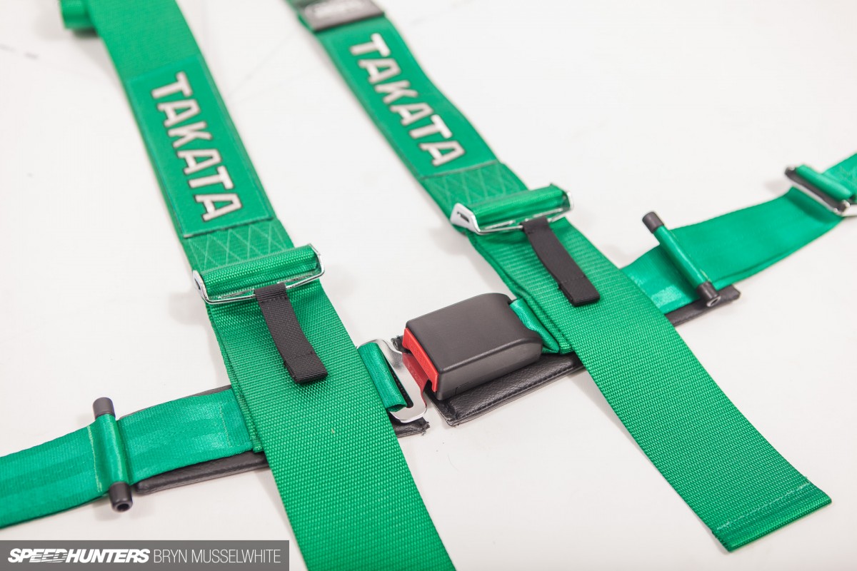 Takata Seats harnesses how to-6