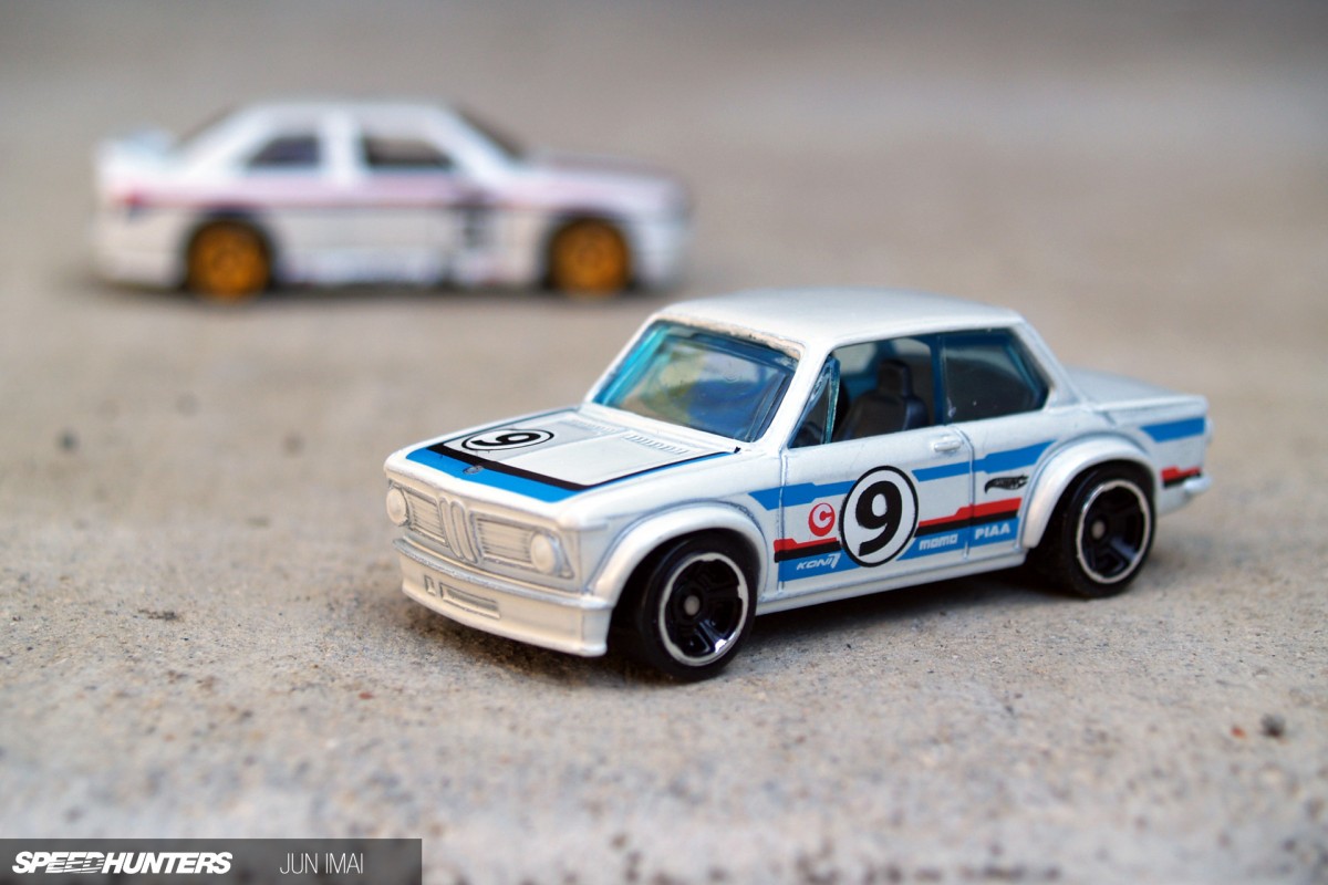 HOT_WHEELS_BMW2002