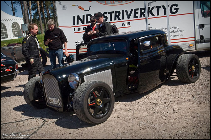 Random Snap>> Contemporary Hot�Rod