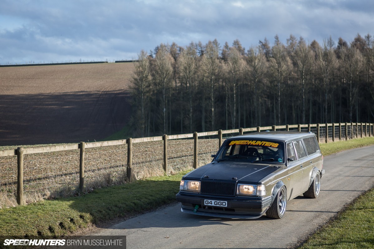 Volvo 240 wagon Rays TE37 (22 of 29)