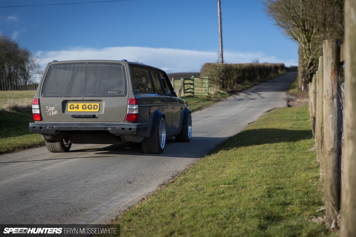 Volvo 240 wagon Rays TE37 (24 of 29)