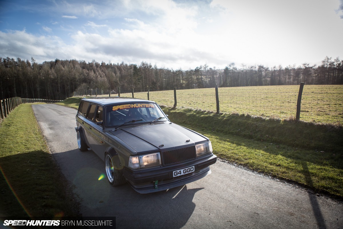 Volvo 240 wagon Rays TE37 (25 of 29)
