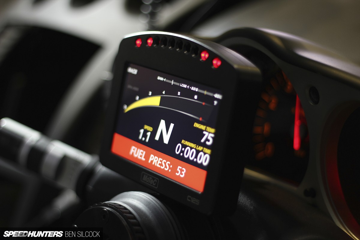 fuel-pressure-warning-motec-display-engine-protection