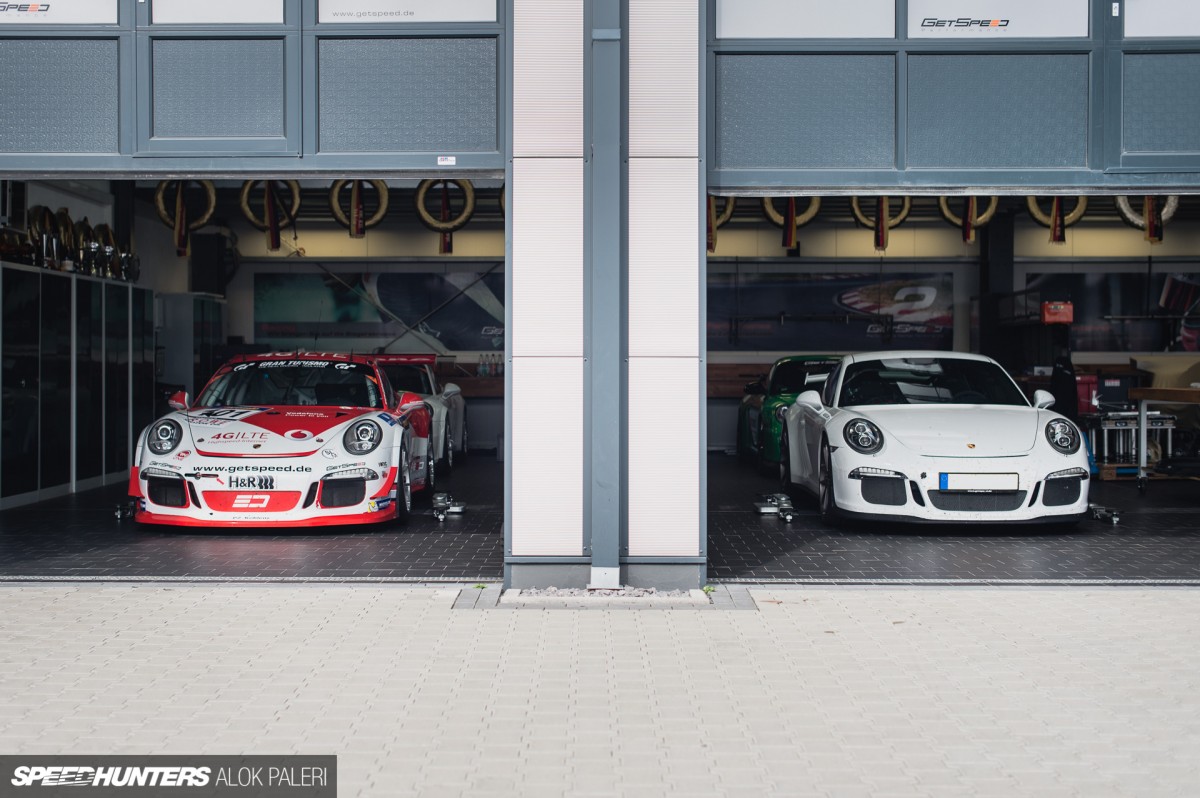 Comparing Fraternal Twins On The Ring