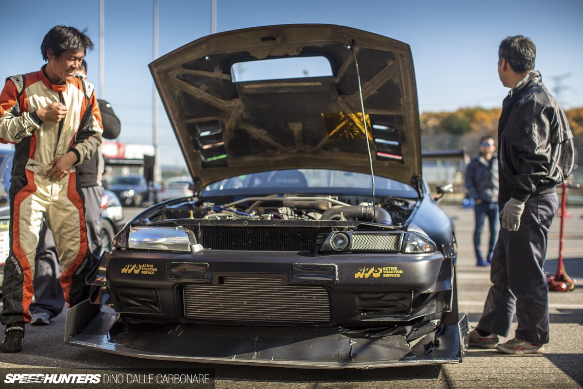 The Rough World: Admix Skyline GT-R