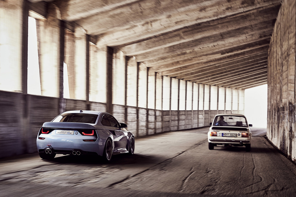 P90219717_highRes_bmw-2002-hommage-05-