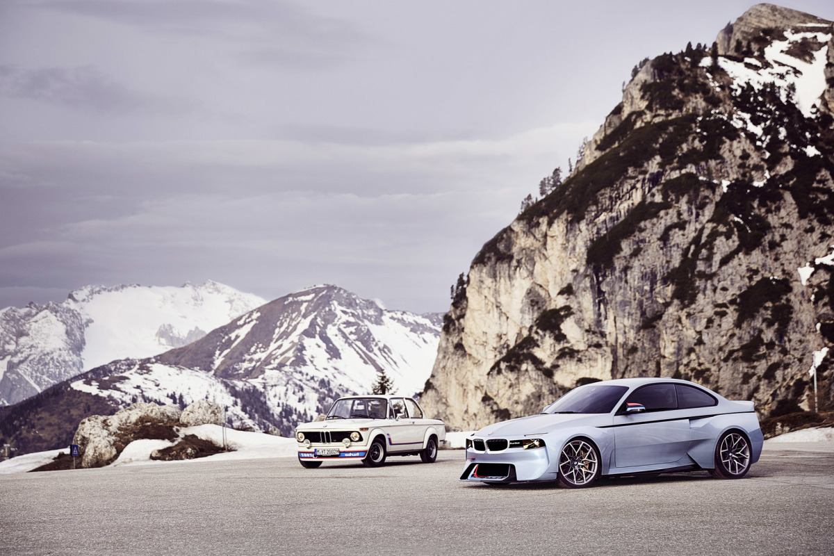 P90219724_highRes_bmw-2002-hommage-05-
