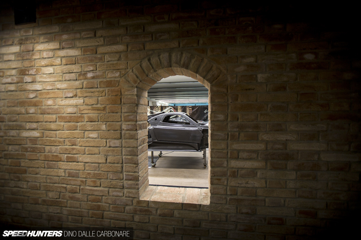 Pagani-New-HQ-19