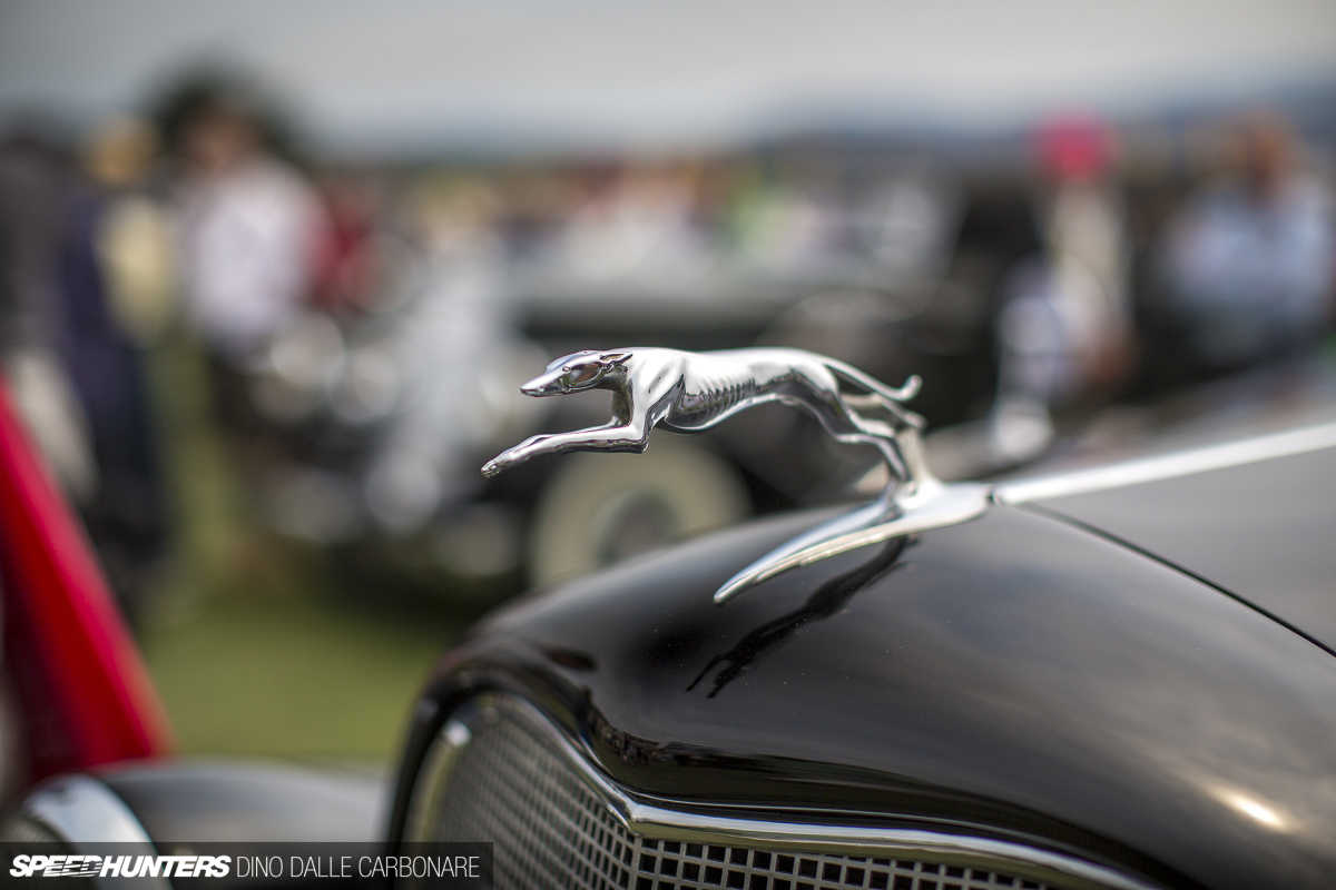 Hood Ornaments & Emblems Of Pebble Beach