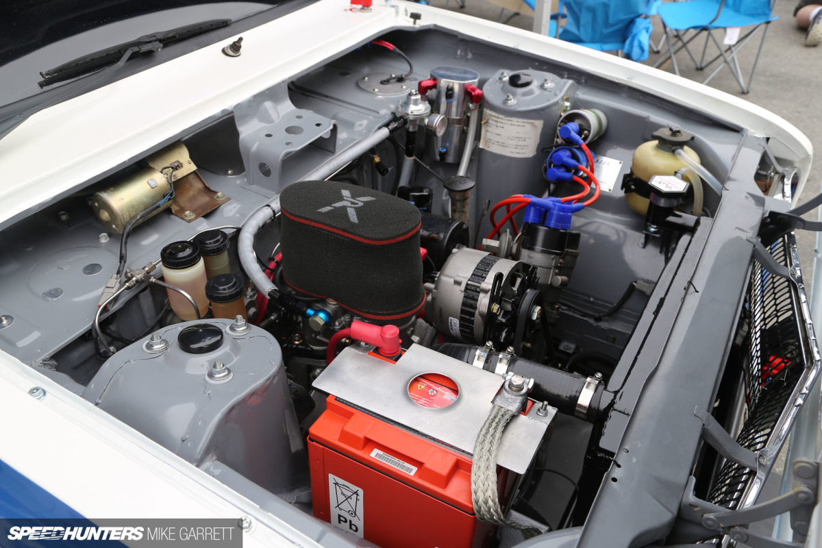 Mazda-R100-02