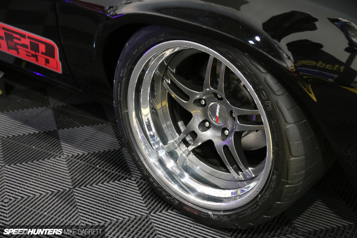 SEMA-Camaro-Z28-05