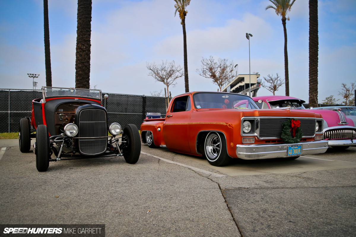Cruisin’ & Racin’ At The Mooneyes Xmas Party