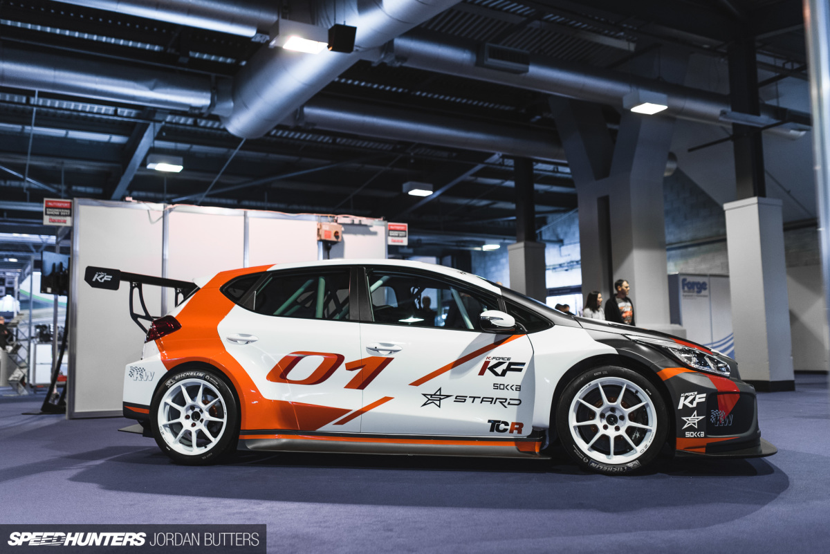 autosport2017-kiaceedtcr-jordanbutters-speedhunters-15