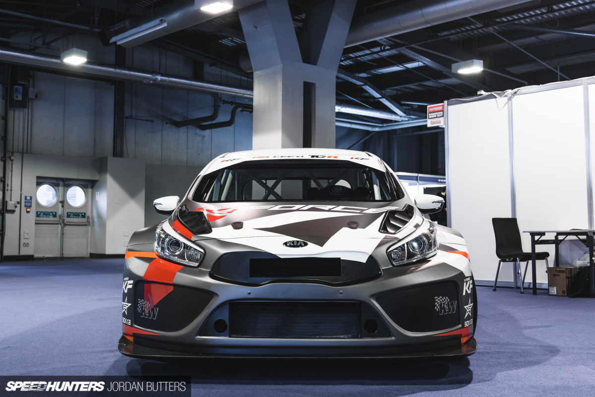 autosport2017-kiaceedtcr-jordanbutters-speedhunters-4