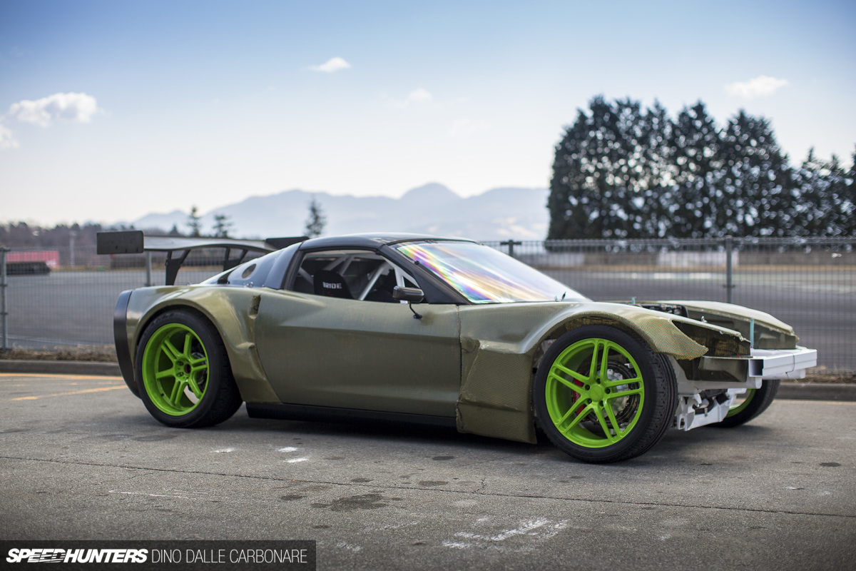 800hp, 900kg: Daigo Saito’s D1 Corvette