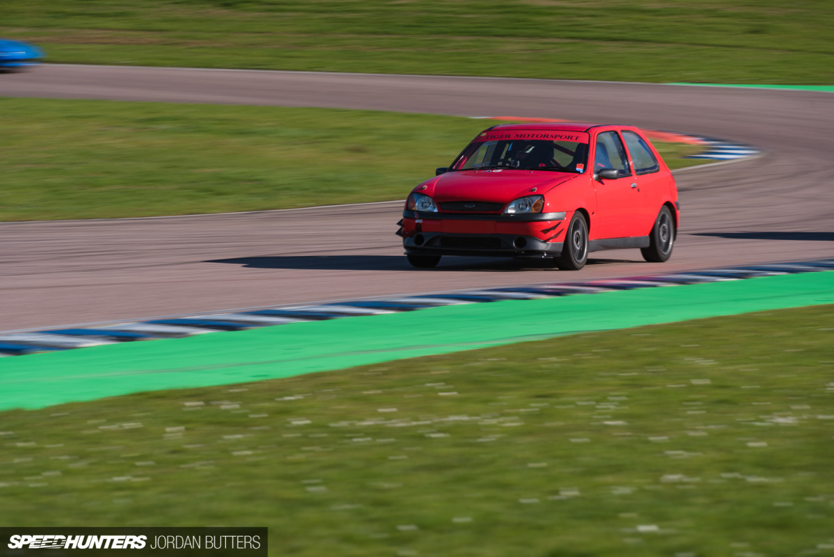 trackaddict-rockingham-2017-jordanbutters-speedhunters-49