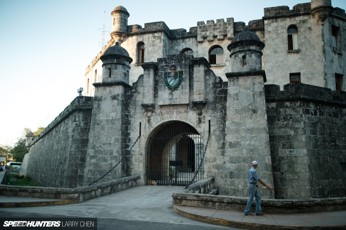 Larry_Chen_Speedhunters_havana_cuba_car_spotting_54