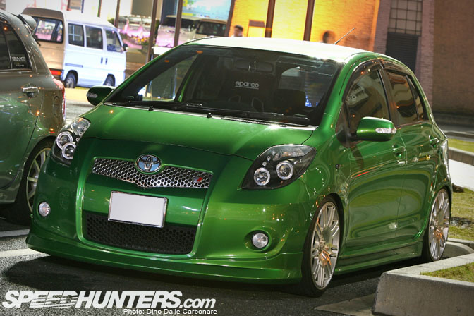 Random Snap>> Slammed Toyota Vitz