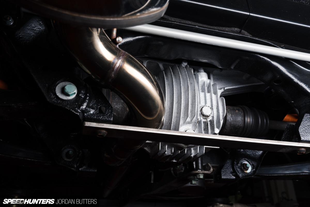 driftworks-hi5-hilux-jordanbutters-speedhunters-6188