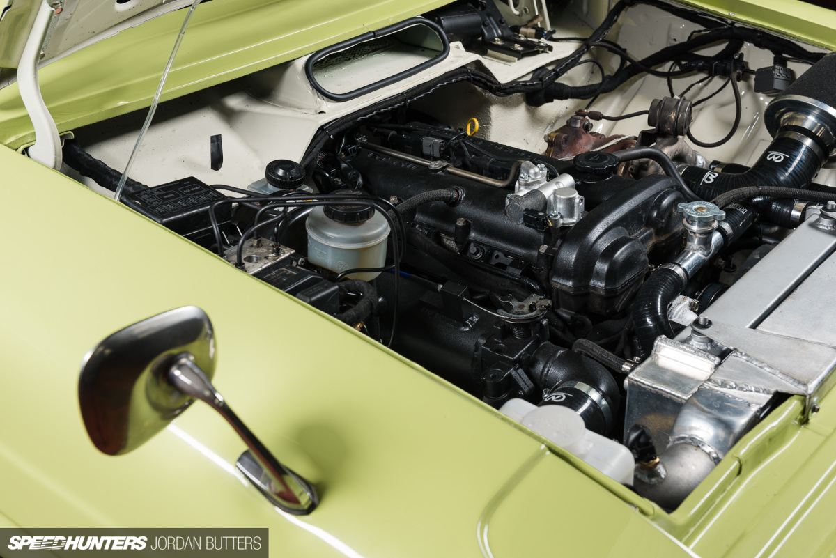 driftworks-hi5-hilux-jordanbutters-speedhunters--8