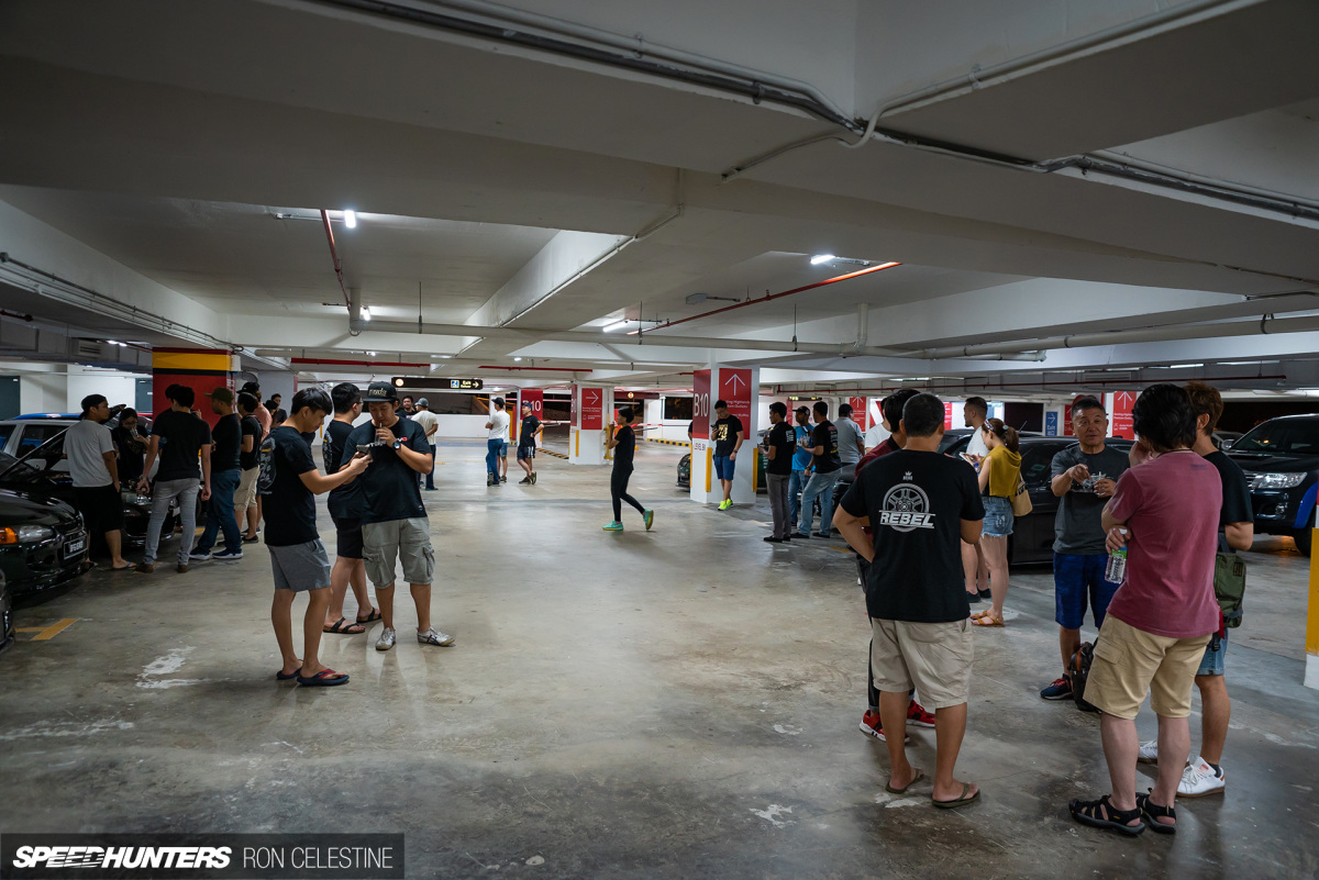 ron_celestine_Group_Talking_1_malaysia_nightmeet