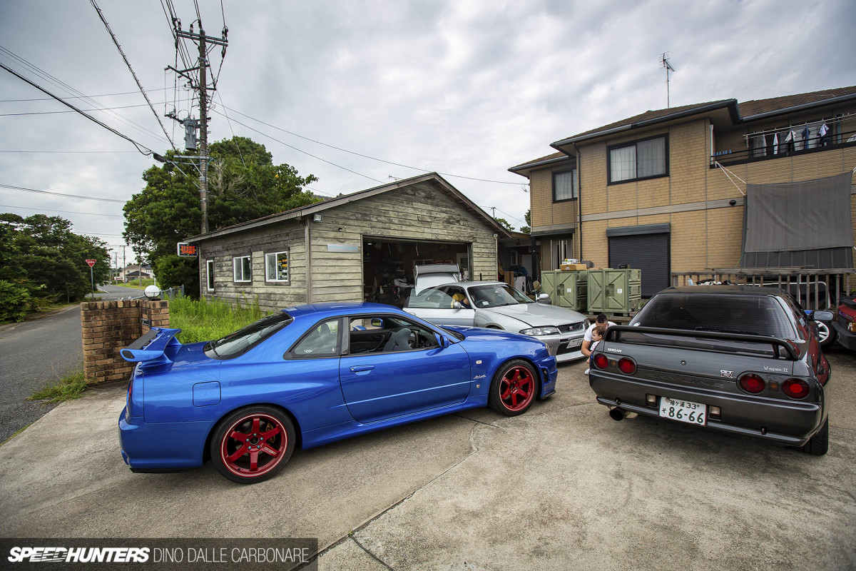 Project GT-R Gadgets Up