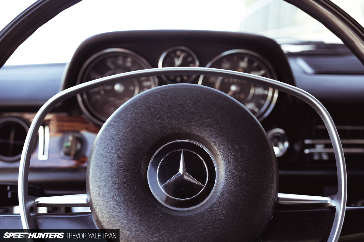 2018-SH-3-Mercedes-W114-On-Air-Trevor-Ryan_021