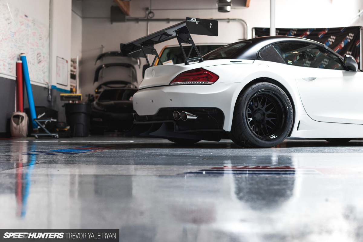 2018-SH_SEMA-Preview-BMW-Z4-GT3_Trevor-Ryan-045_1705