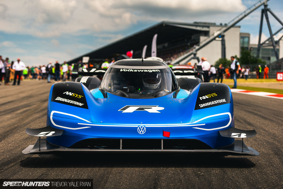2019-Nurburgring-24-Hour-Race-Coverage_Trevor-Ryan-Speedhunters_032_7694
