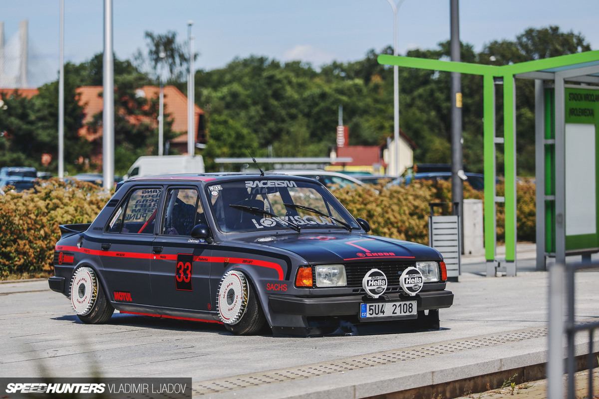 Getting Down In A Škoda 136GL