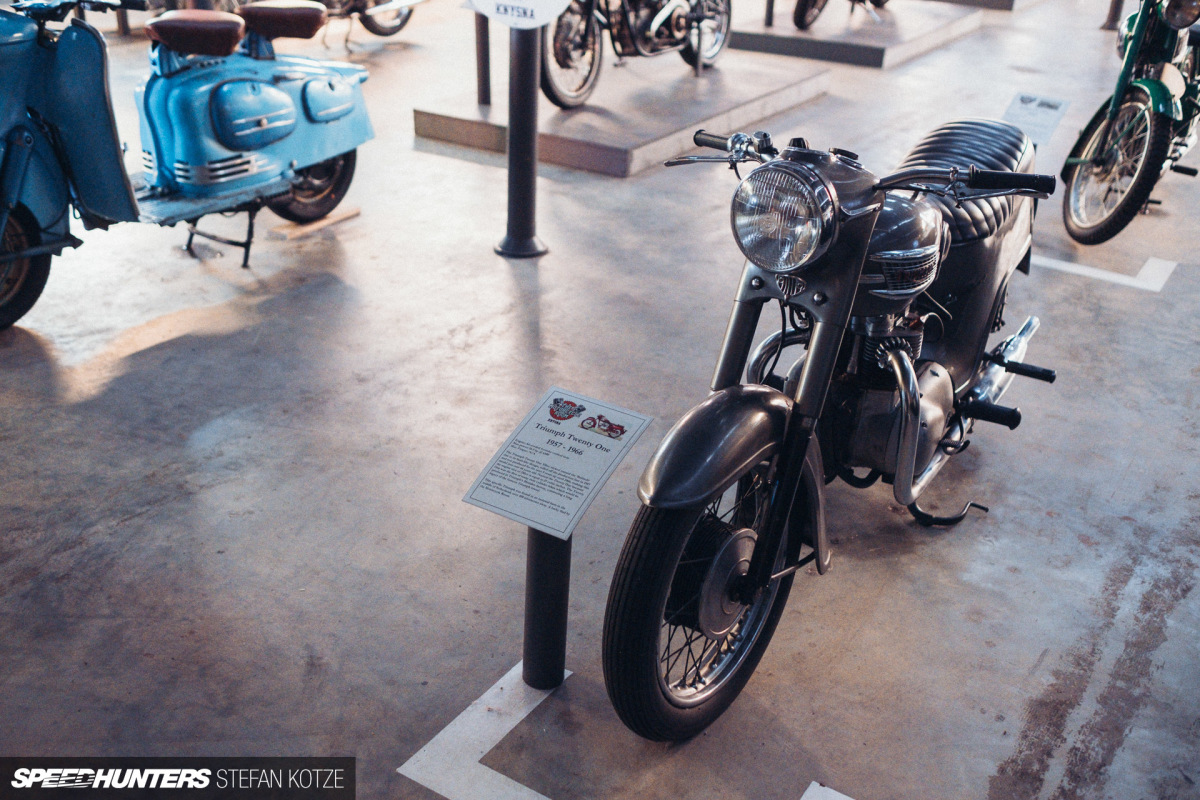 stefan-kotze-speedhunters-motorcycle-room-014