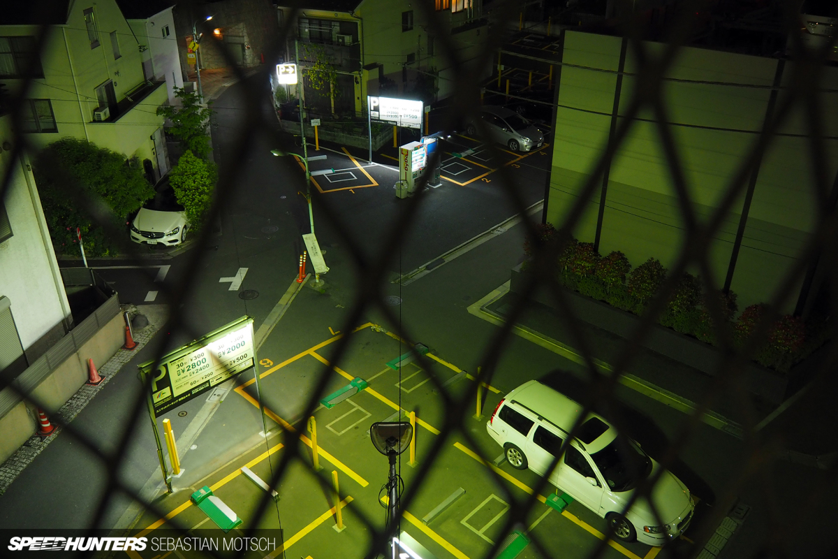 Volvo V70 in Tokyo Japan by Sebastian Motsch