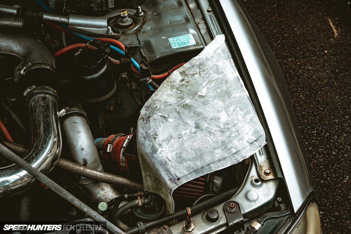 Speedhunters_Ron_Celestine_ProjectRough_ER34_Skyline_CarbonAirbox_31-3