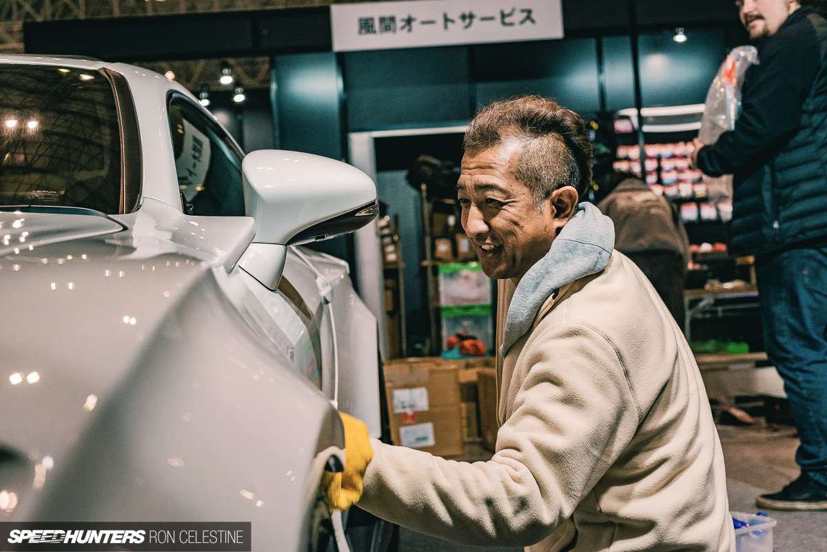 Speedhunters_RonCelestine_TokyoAutoSalon_Cleaning
