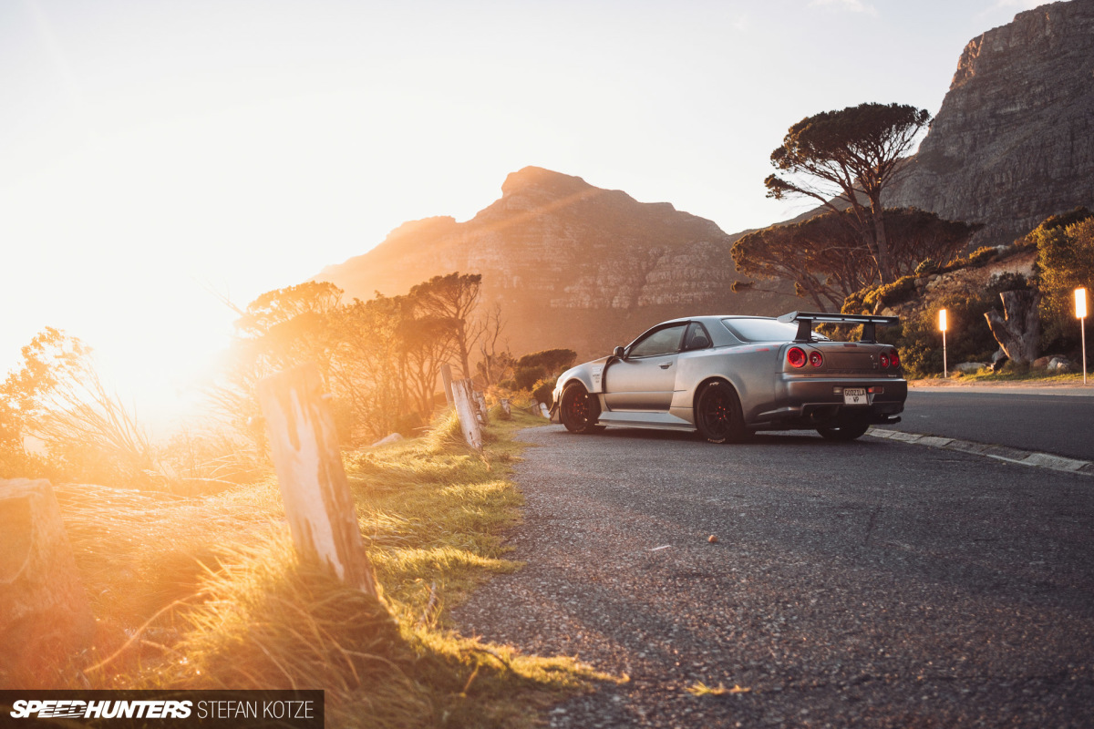 Wide & Wicked: An 800hp R34 Skyline GT-R