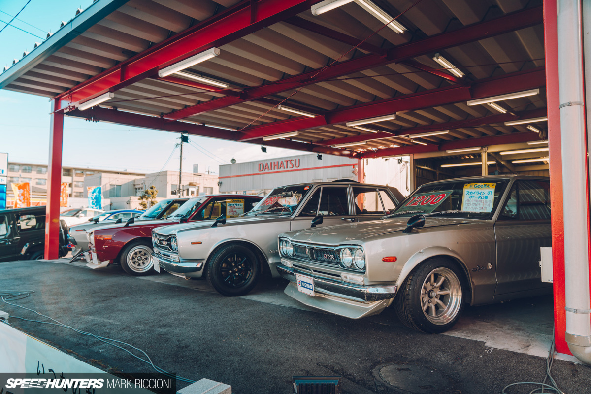 Feast Your Eyes on Japan’s Used Car Dealerships