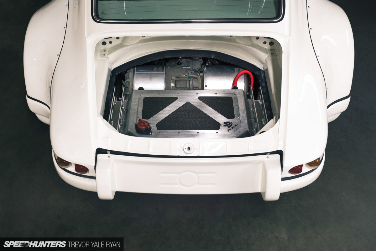 2018-SH_STREETFIGHTER-LA-TESLA-E-RWB_Trevor-Ryan-001_