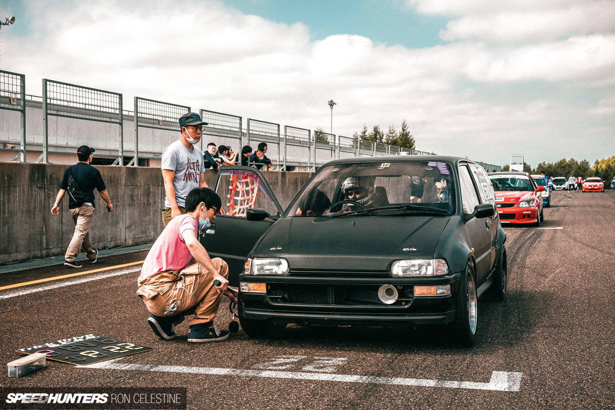 Speedhunters_Ron_Celestine_Wako_Endurance_StartingGrid_KeiCarbon