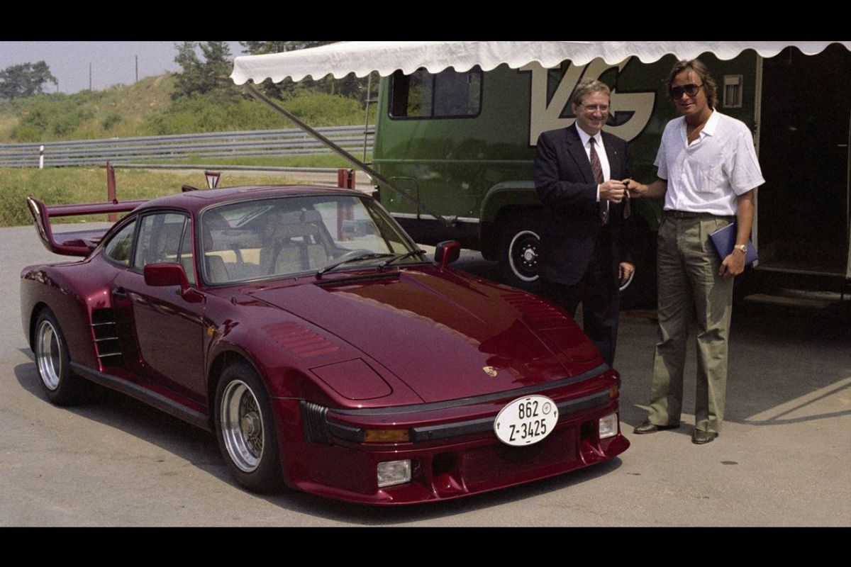 c0100725-porsche-935-street-15