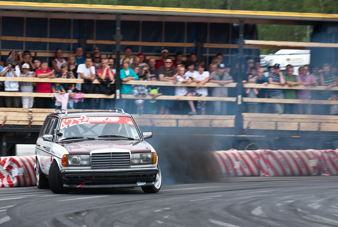 Random Snap>> Drifting W123