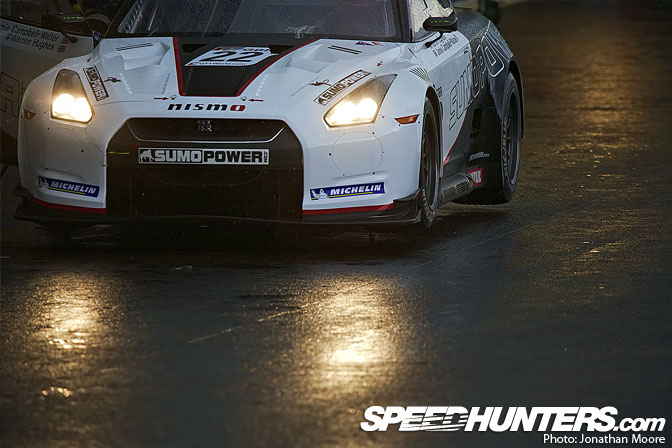 Desktops>> Sumo Power At Spa – The Wet