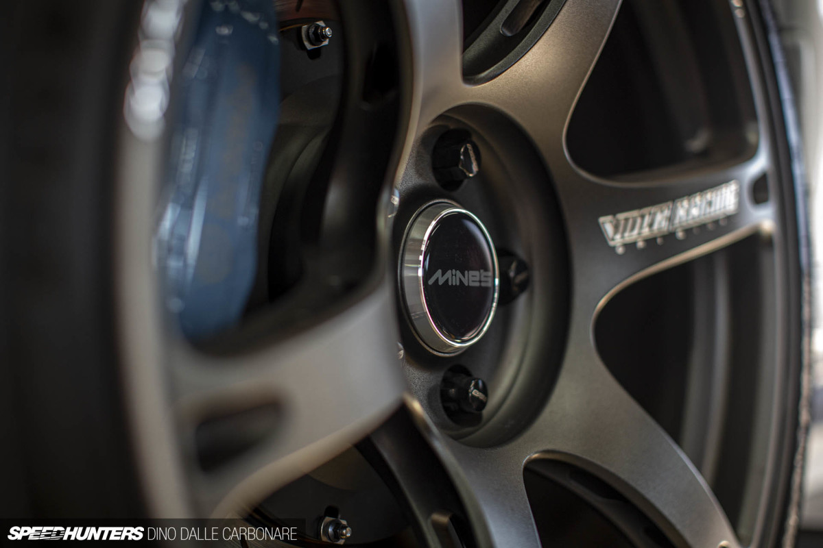 built_by_legends_r32_gtr_dino_dalle_carbonare_01