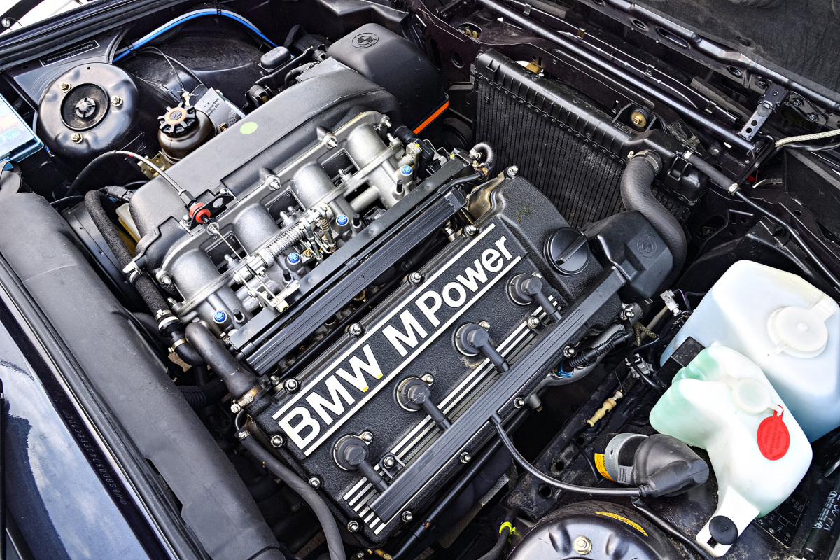 P90236352_highRes_the-bmw-m3-convertib