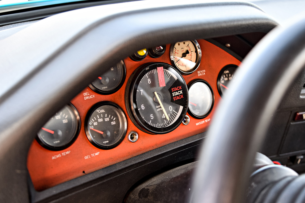P90237171_highRes_the-bmw-m3-dtm-e30-0