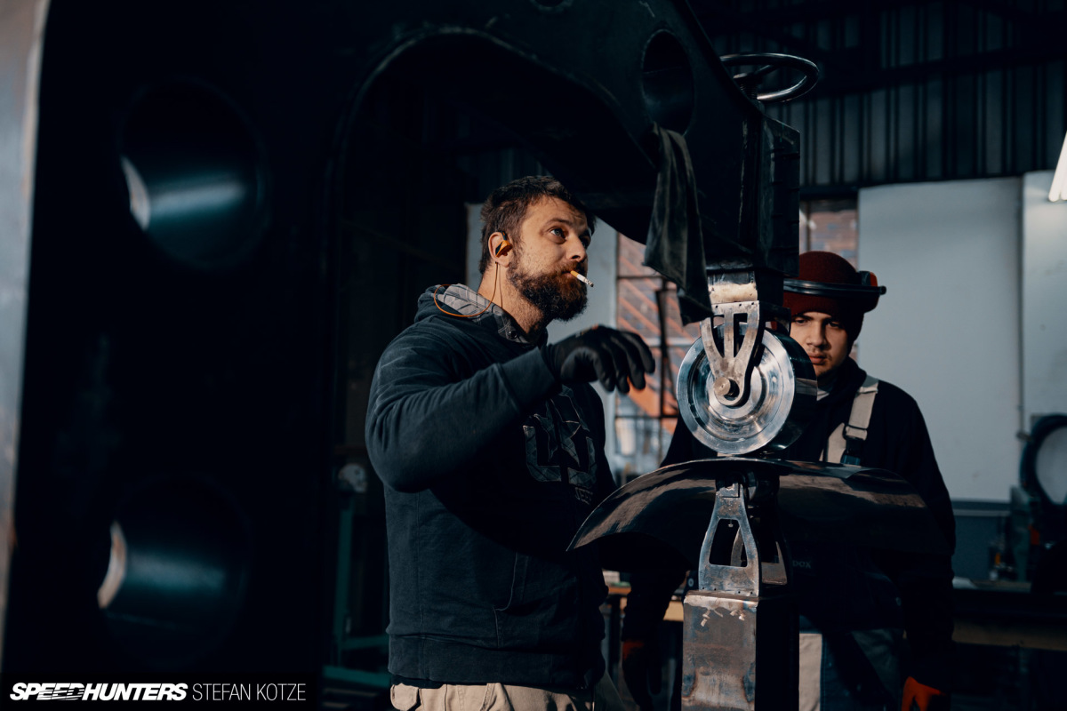 stefan-kotze-speedhunters-english-wheel-fabrication (15)